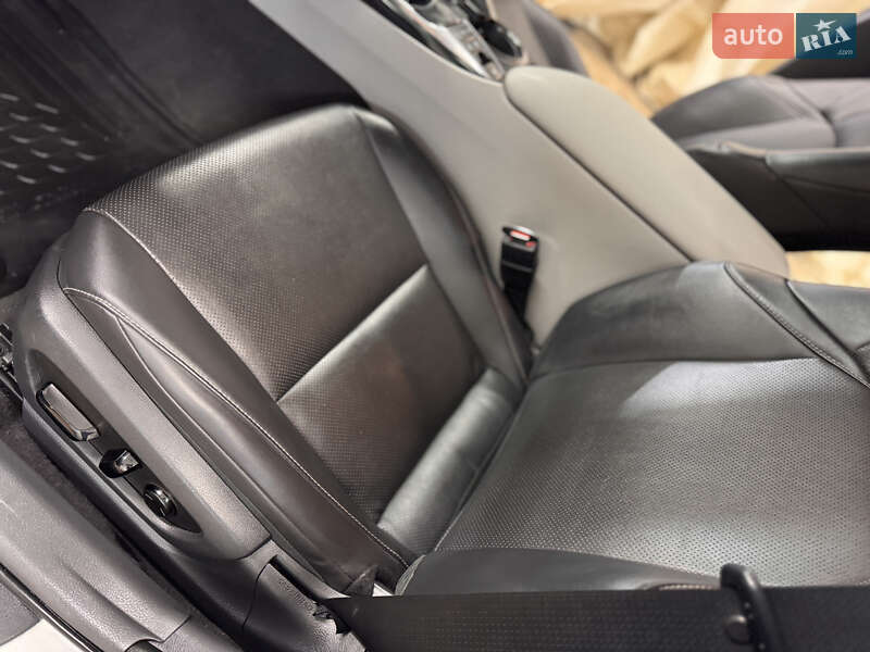 Седан Toyota Camry 2019 в Харькове