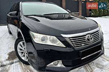 Седан Toyota Camry 2011 в Киеве