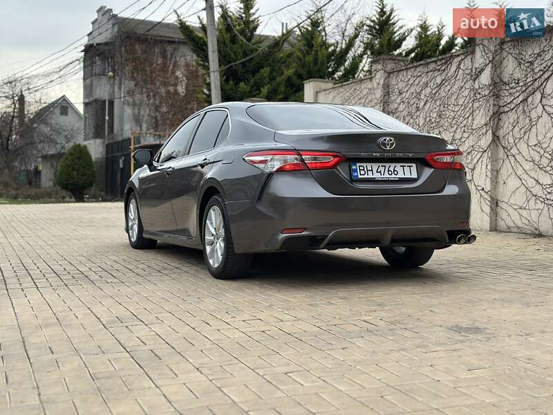 Седан Toyota Camry 2017 в Одессе