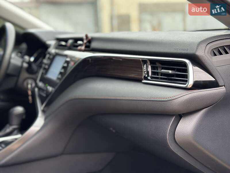 Седан Toyota Camry 2017 в Одессе