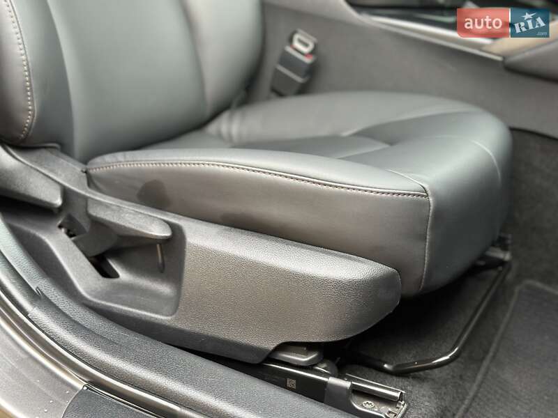 Седан Toyota Camry 2017 в Одессе