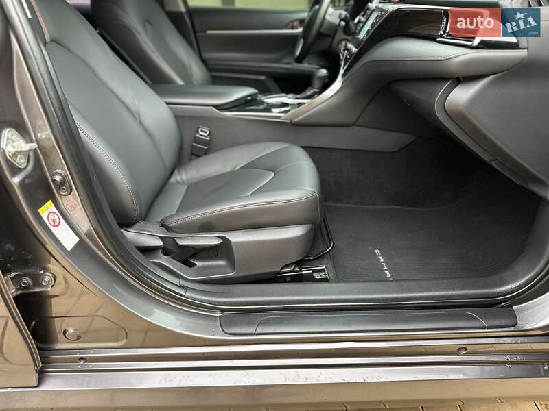 Седан Toyota Camry 2017 в Одессе