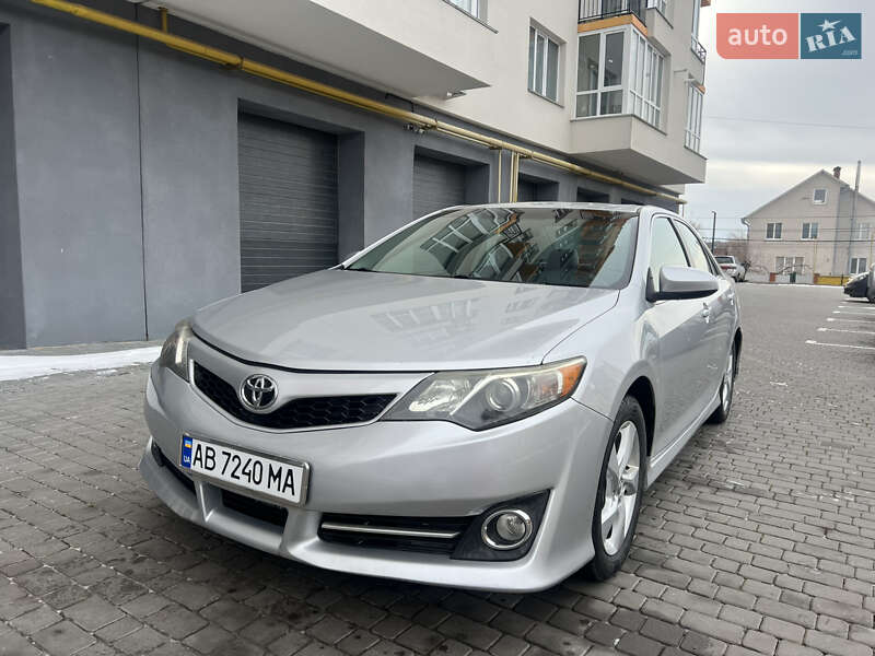 Седан Toyota Camry 2013 в Вінниці