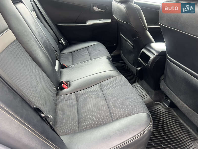 Седан Toyota Camry 2013 в Вінниці