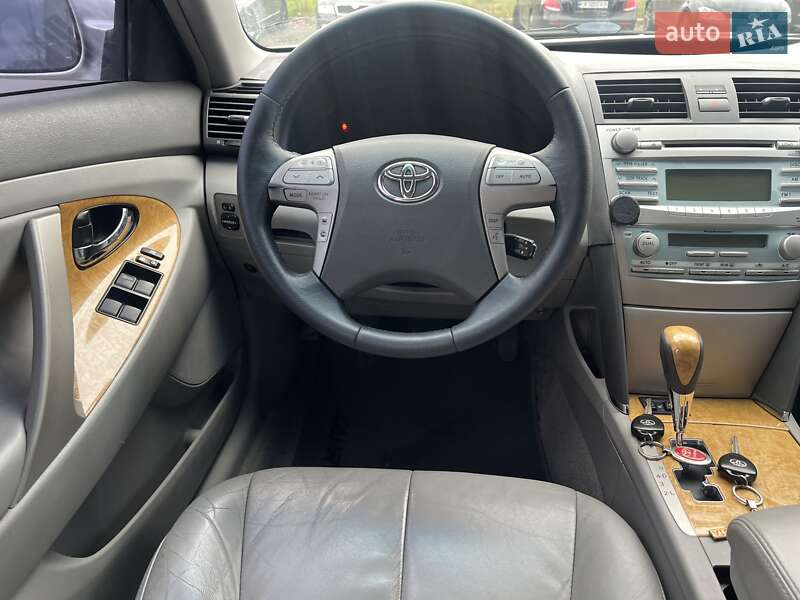 Седан Toyota Camry 2008 в Києві