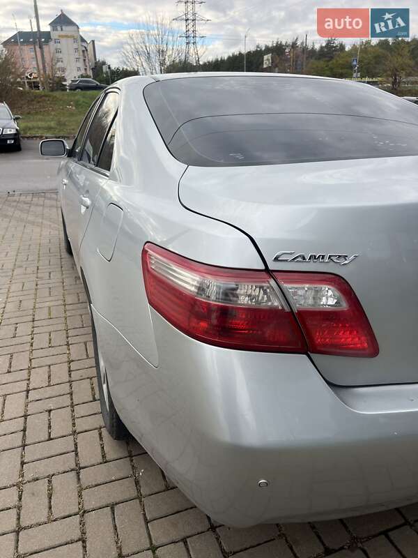 Седан Toyota Camry 2008 в Києві