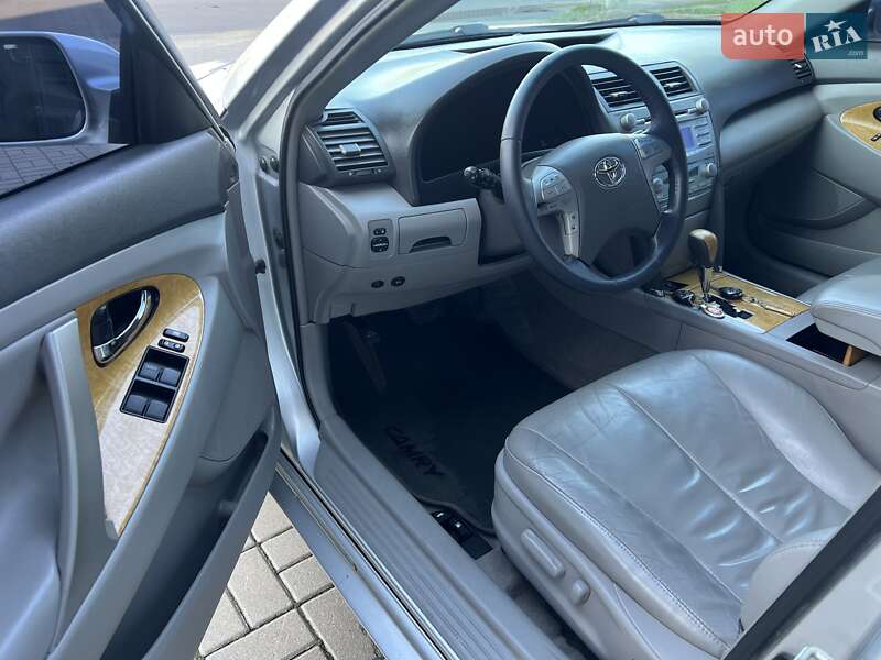 Седан Toyota Camry 2008 в Києві