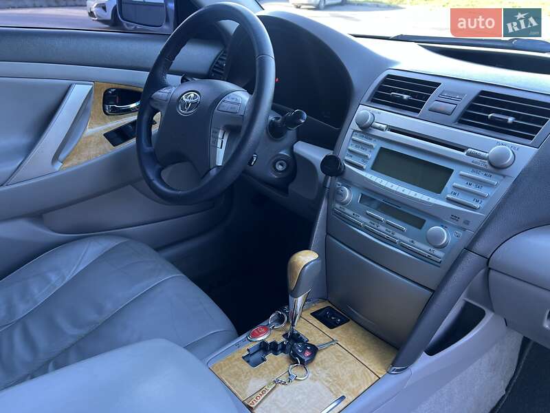 Седан Toyota Camry 2008 в Києві