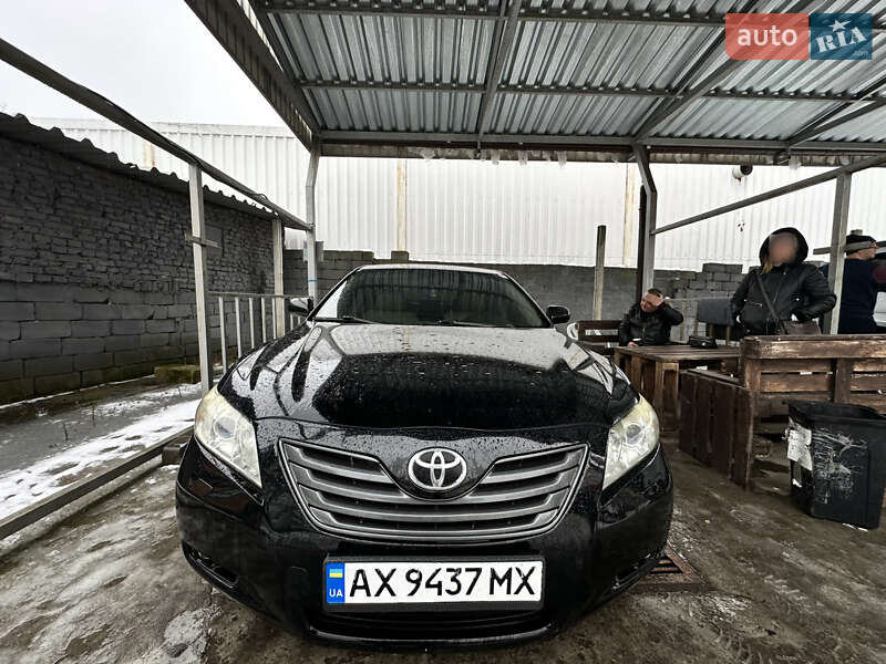 Седан Toyota Camry 2008 в Харькове