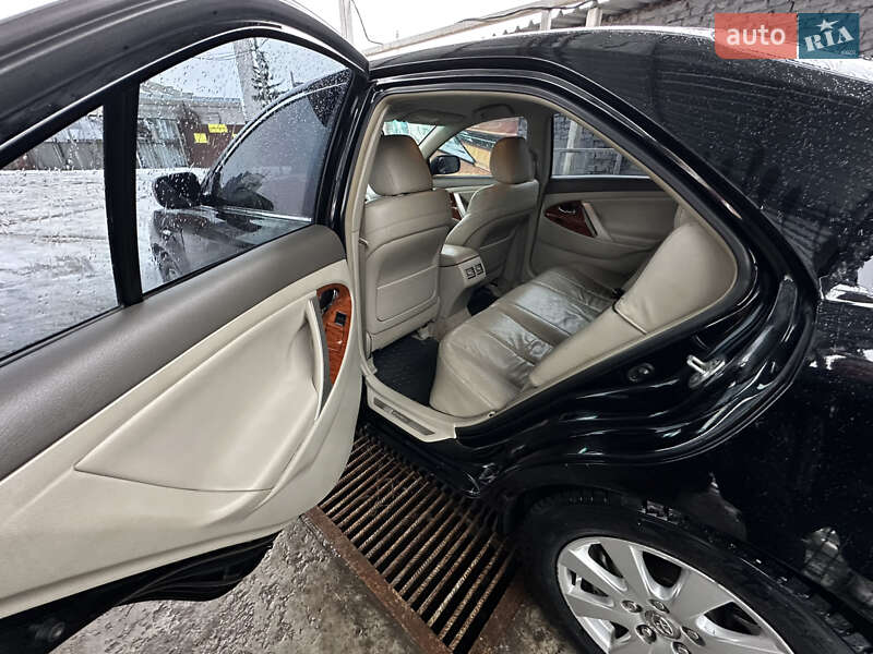 Седан Toyota Camry 2008 в Харькове