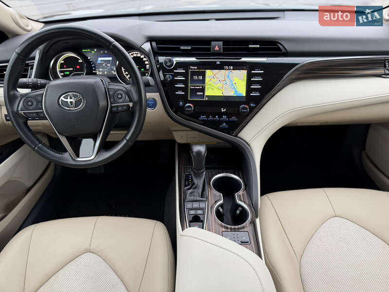 Седан Toyota Camry 2019 в Киеве фото 25 Седан Toyota Camry 2019 в Киеве