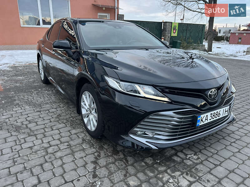 Toyota Camry 2017