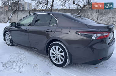 Седан Toyota Camry 2021 в Хмельницком