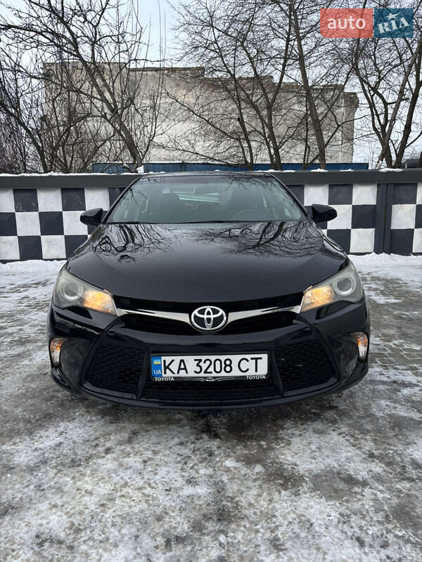 Toyota Camry 2016