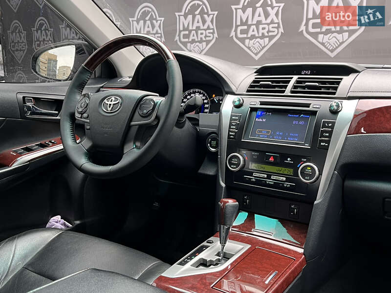 Седан Toyota Camry 2013 в Киеве фото 12 Седан Toyota Camry 2013 в Киеве