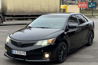 Седан Toyota Camry 2013 в Киеве