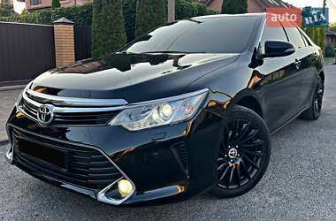 Седан Toyota Camry 2016 в Києві