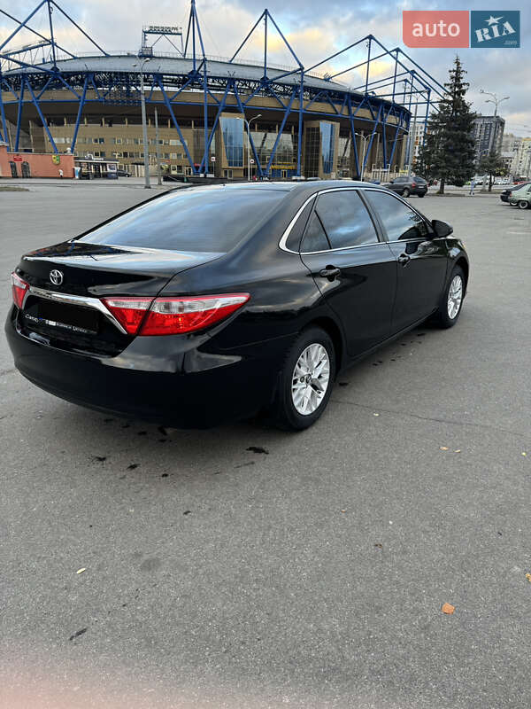 Седан Toyota Camry 2016 в Харькове
