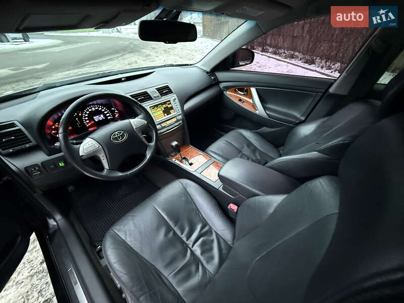 Седан Toyota Camry 2009 в Києві