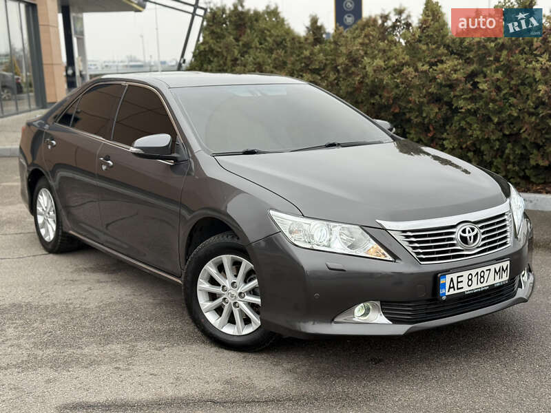 Седан Toyota Camry 2012 в Дніпрі