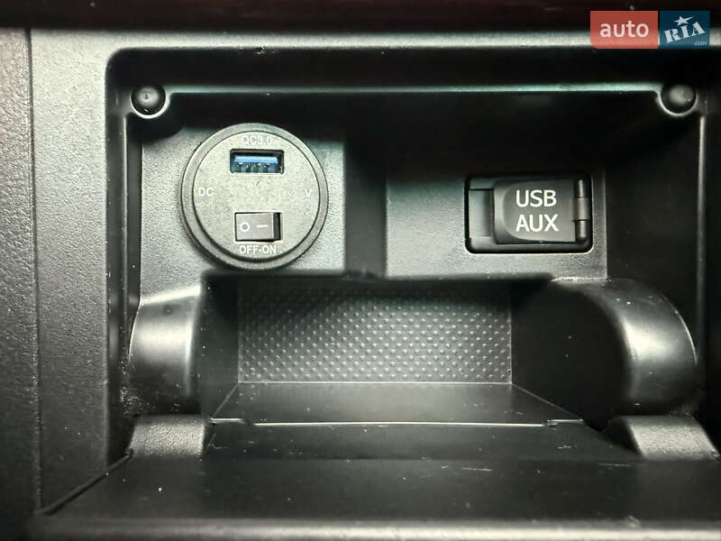 Седан Toyota Camry 2012 в Дніпрі