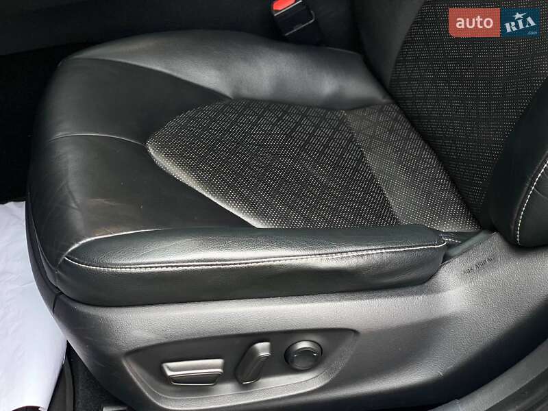 Седан Toyota Camry 2020 в Киеве фото 28 Седан Toyota Camry 2020 в Киеве