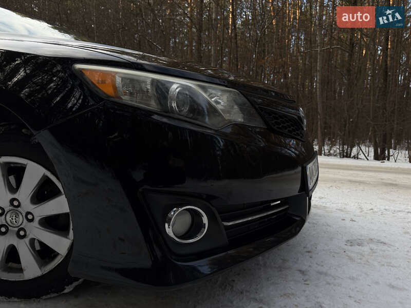 Седан Toyota Camry 2014 в Житомирі