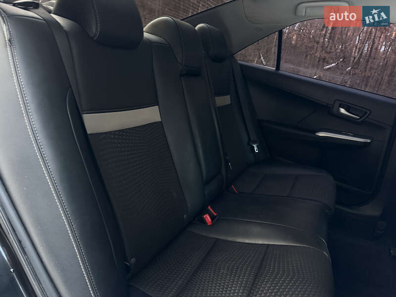 Седан Toyota Camry 2014 в Житомирі