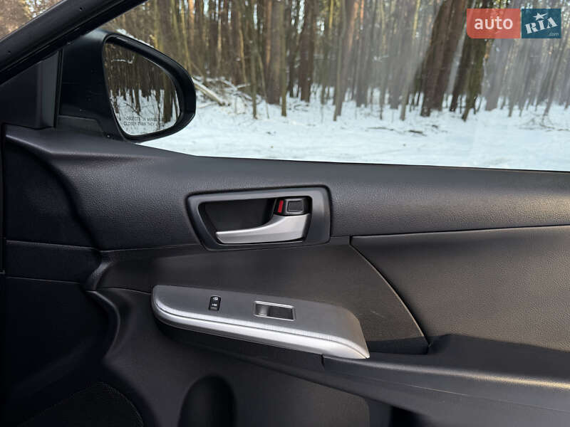 Седан Toyota Camry 2014 в Житомирі