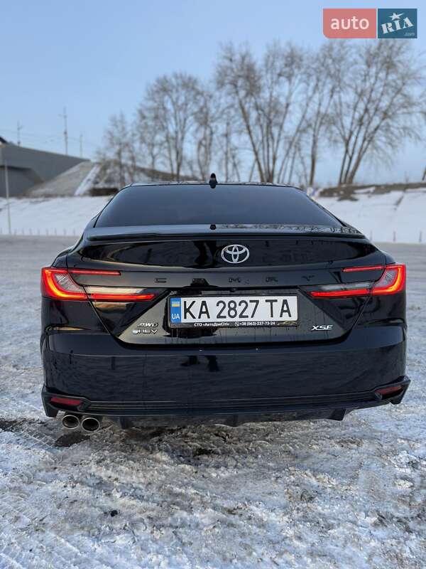 Седан Toyota Camry 2024 в Києві