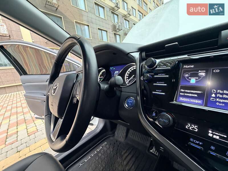 Седан Toyota Camry 2020 в Одессе