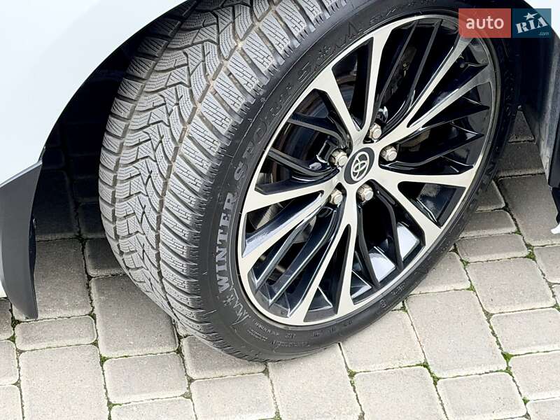 Седан Toyota Camry 2020 в Одессе