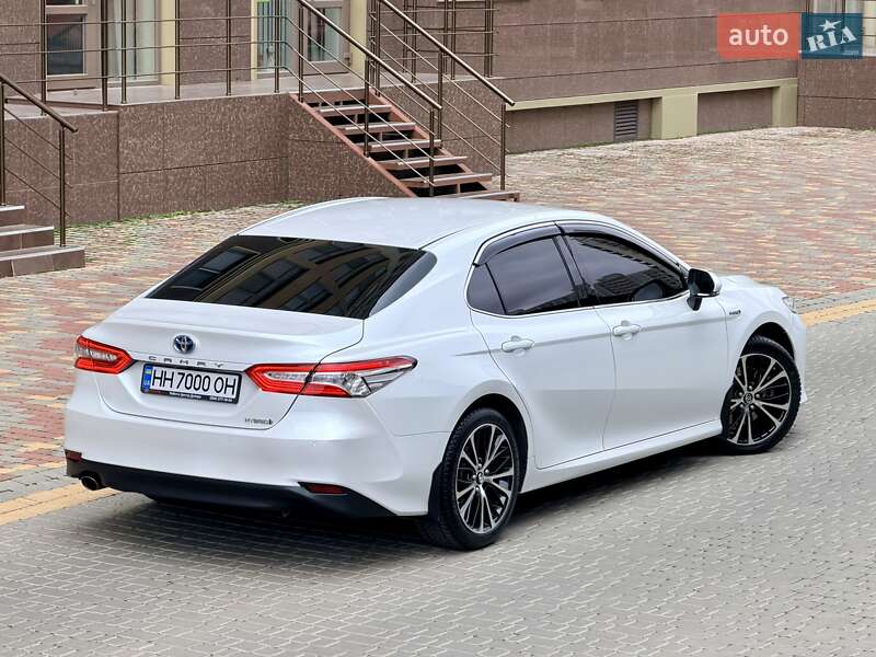 Седан Toyota Camry 2020 в Одессе