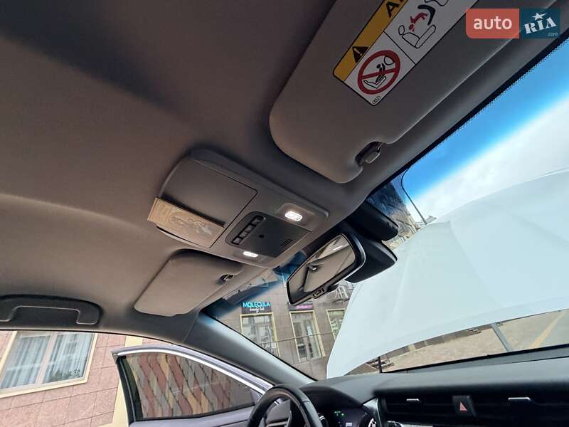 Седан Toyota Camry 2020 в Одессе