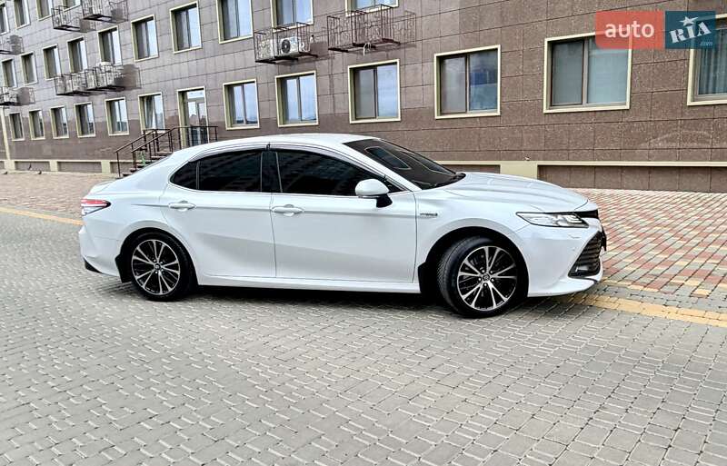 Седан Toyota Camry 2020 в Одессе