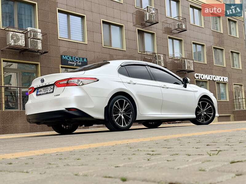 Седан Toyota Camry 2020 в Одессе