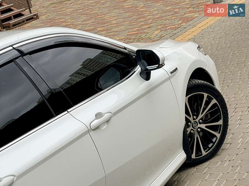 Седан Toyota Camry 2020 в Одессе