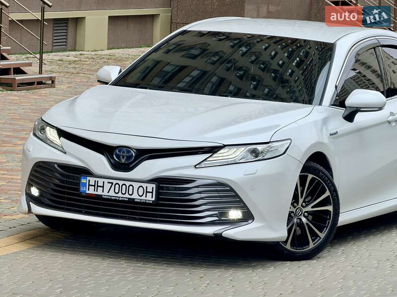 Седан Toyota Camry 2020 в Одессе