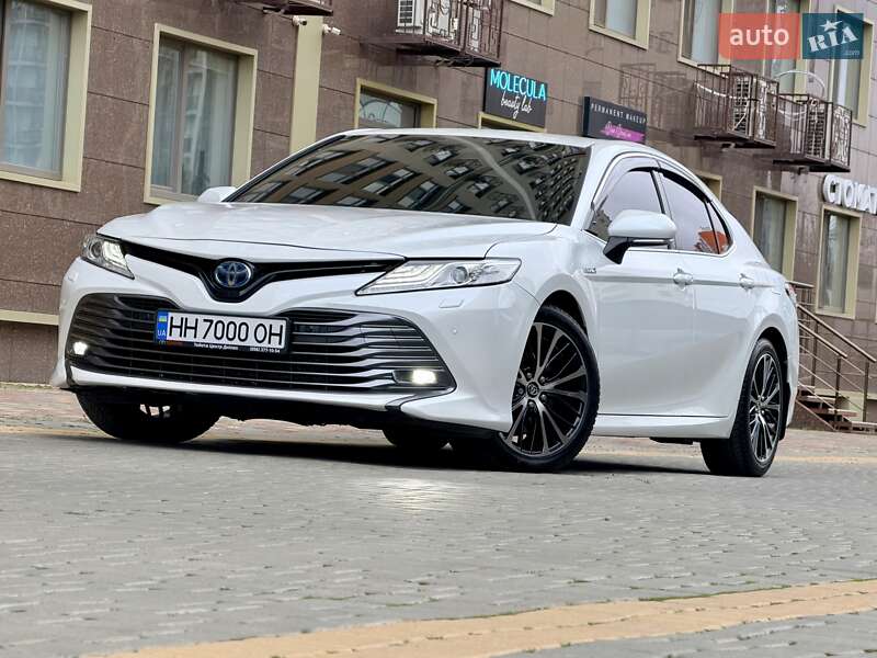 Седан Toyota Camry 2020 в Одессе