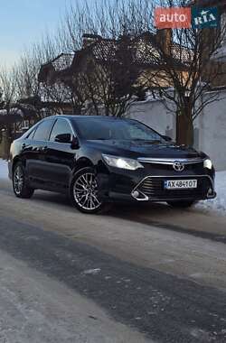 Седан Toyota Camry 2017 в Києві