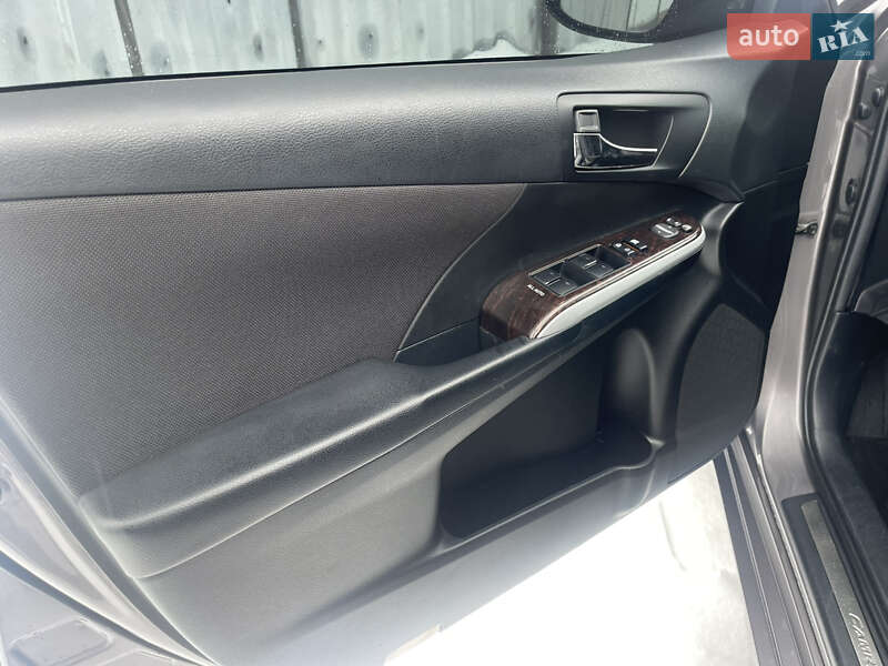 Седан Toyota Camry 2016 в Черкассах