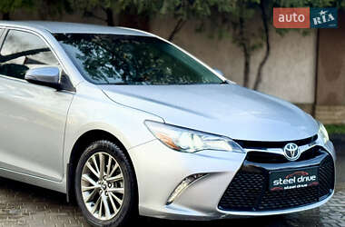 Седан Toyota Camry 2015 в Николаеве