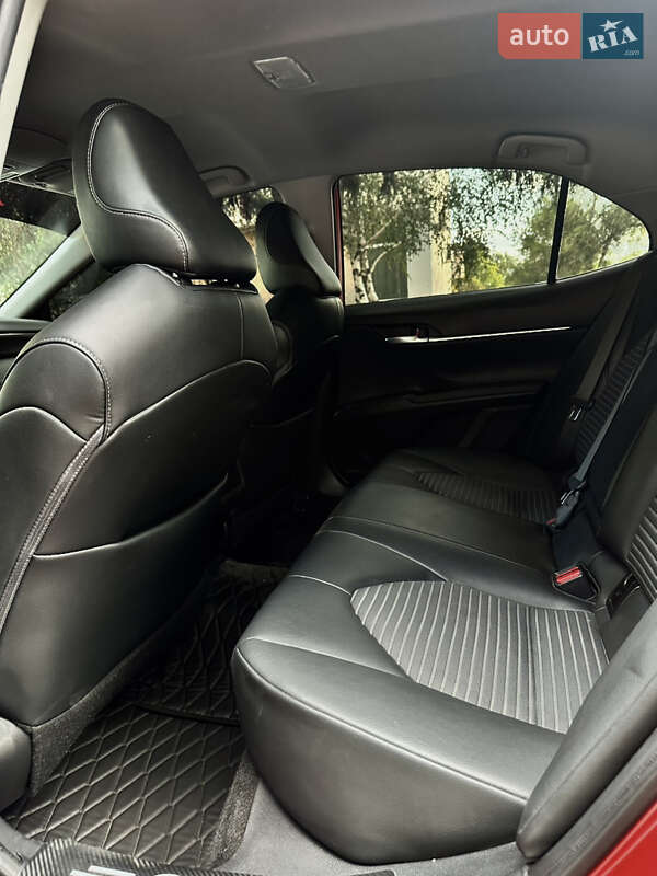 Седан Toyota Camry 2021 в Запорожье