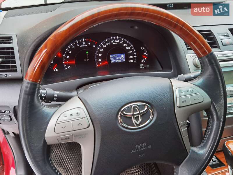 Седан Toyota Camry 2008 в Києві