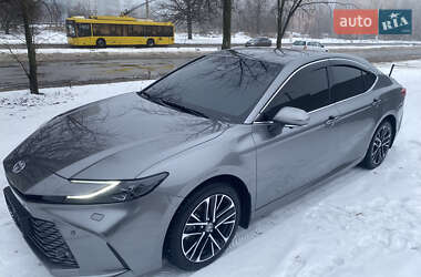 Седан Toyota Camry 2024 в Кропивницком