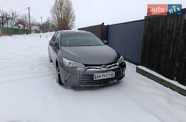 Седан Toyota Camry 2015 в Радомишлі