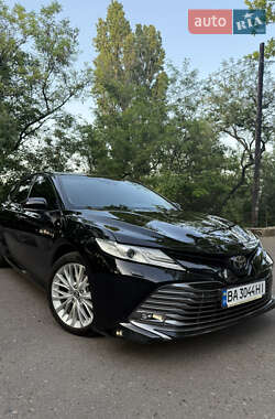 Седан Toyota Camry 2018 в Одессе