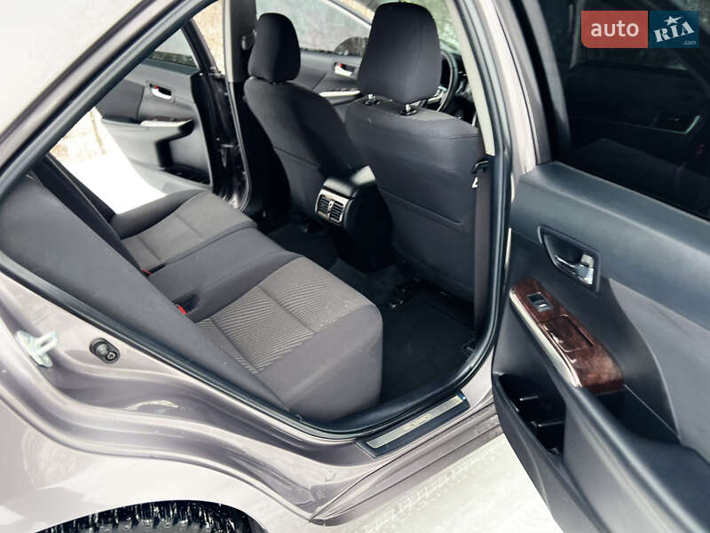 Седан Toyota Camry 2017 в Виннице