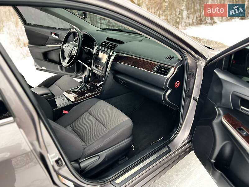 Седан Toyota Camry 2017 в Виннице