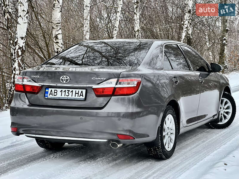 Седан Toyota Camry 2017 в Виннице